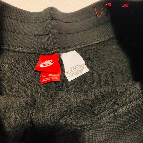 Nike shorts - Picture 2 of 2